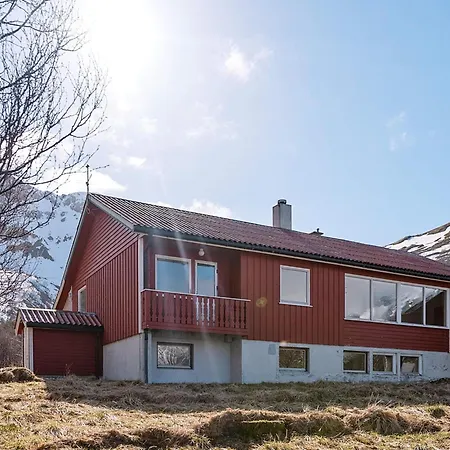 6 Person In Laupstad-by Traum